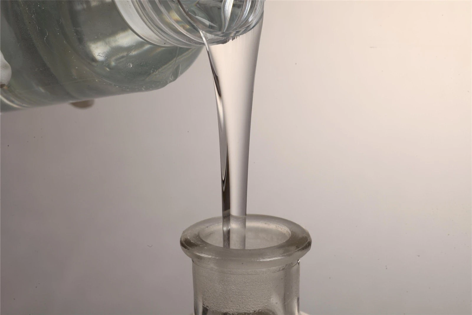 High-performance cationic adhesives additives