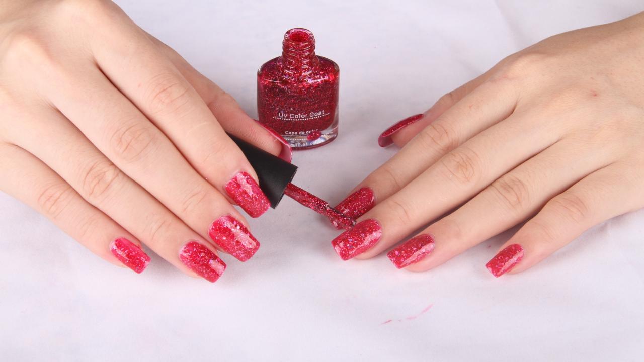 Fast curing UV gel for nails with thiol additives